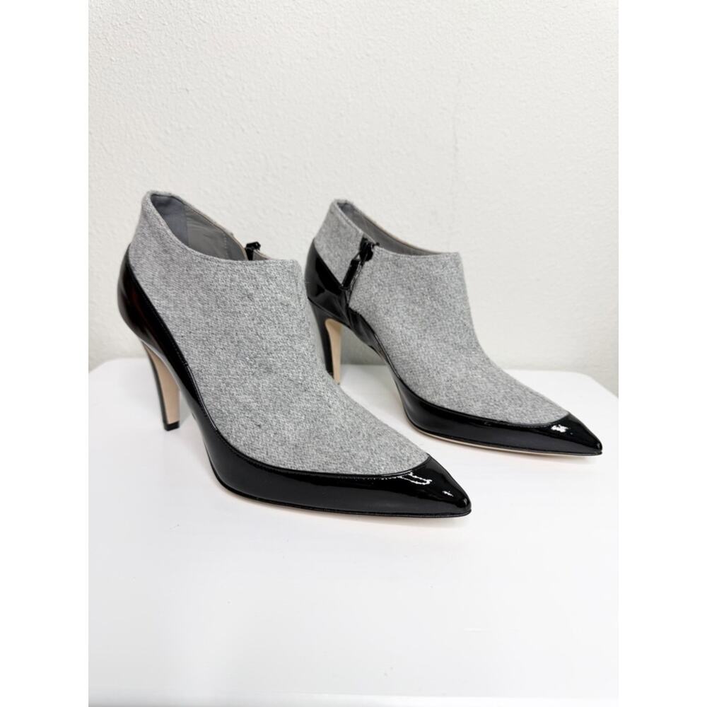 NEW Manolo Blahnik Archepla Gray Wool and Black Patent Ankle Booties Size 37.5 - Picture 4 of 13